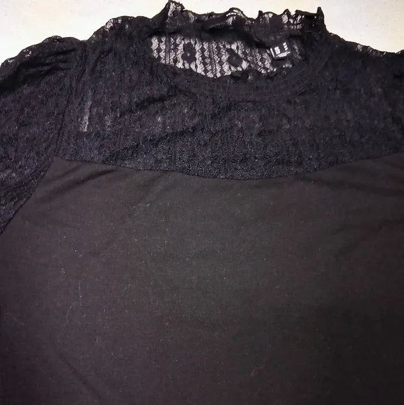 Vero Moda Black Lace Blouse - Picture 2 of 4
